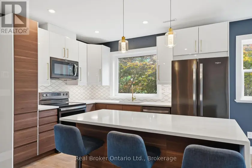Detached at UNIT 2 - 58 ROSSLYN AVENUE N, Hamilton