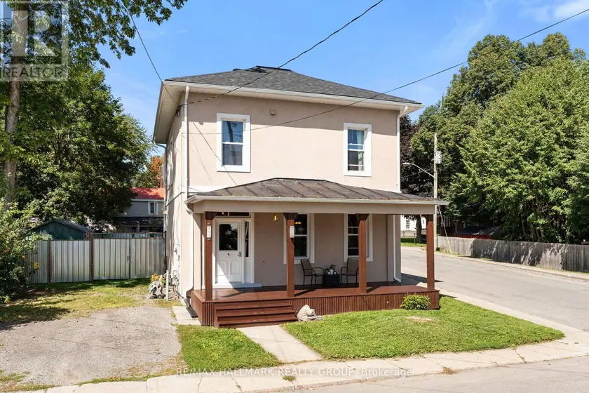 Detached at 404 HENRY STREET W, Prescott