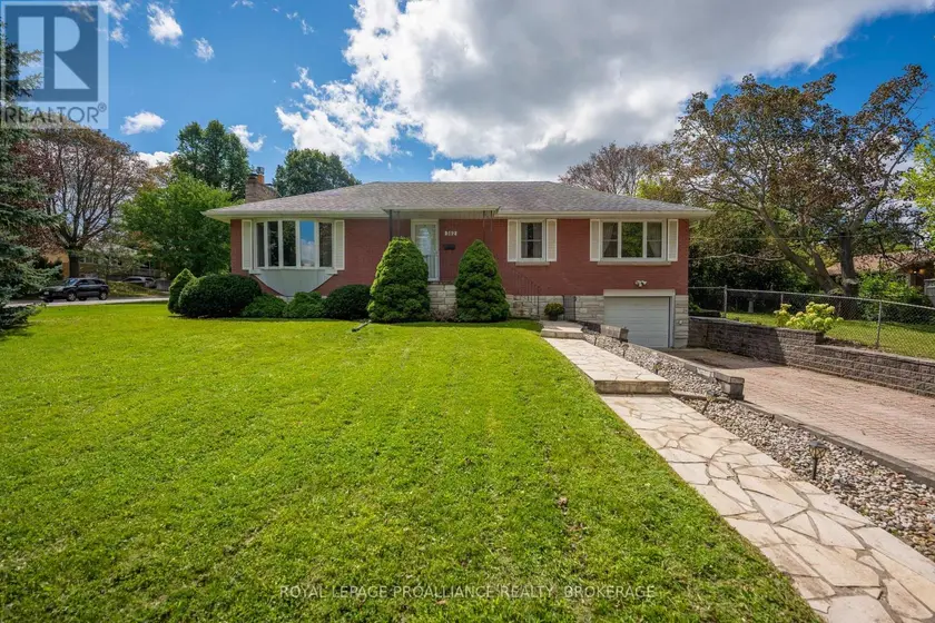 Detached at 302 ARROWHEAD PLACE, Kingston