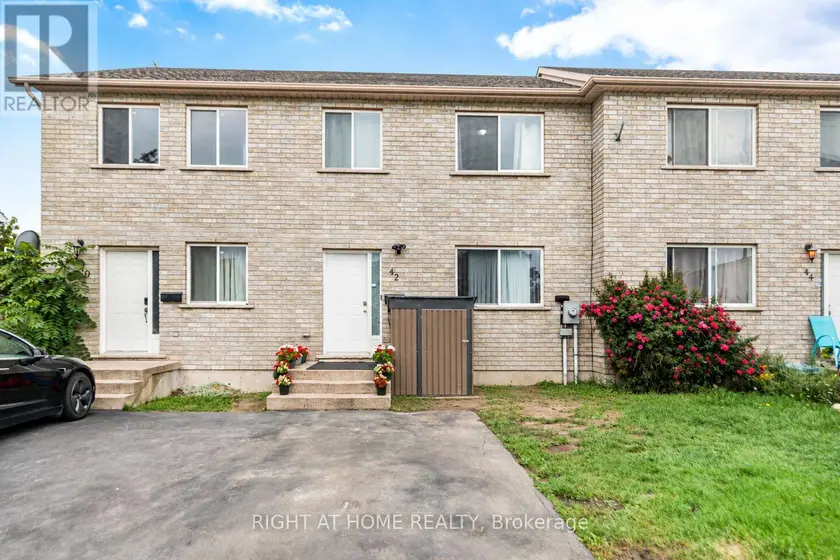 Townhouse at 42 SATURN ROAD, Port Colborne