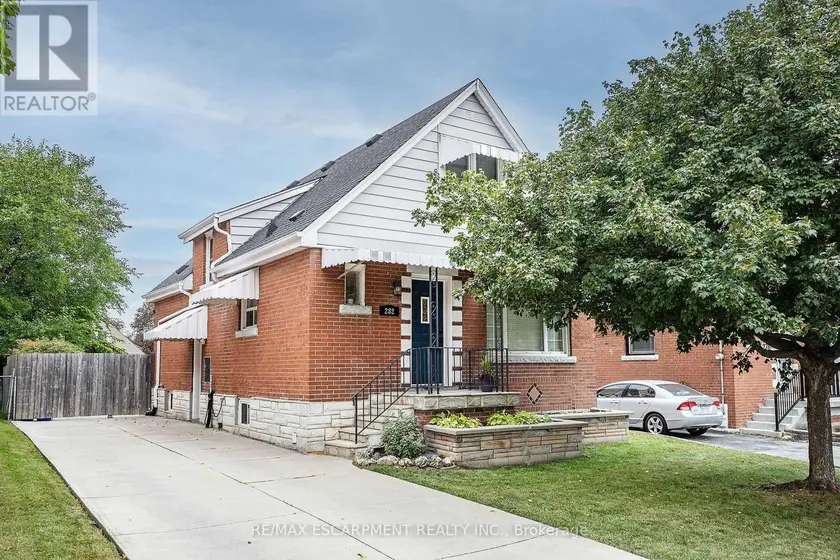 Detached at 282 EAST 13TH STREET, Hamilton