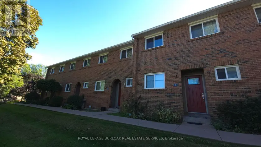 Townhouse at 4 - 125 LIVINGSTON AVENUE, Grimsby