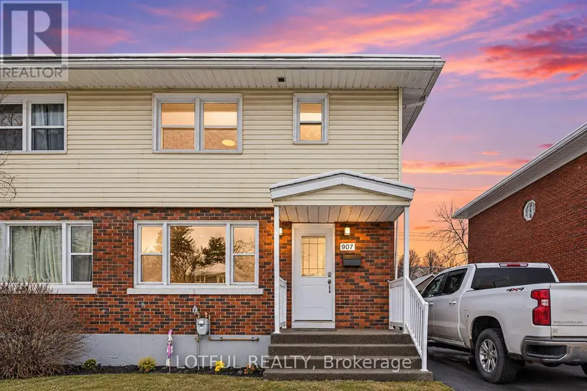Semi-Detached/Link at B - 907 SMYTH ROAD, Ottawa