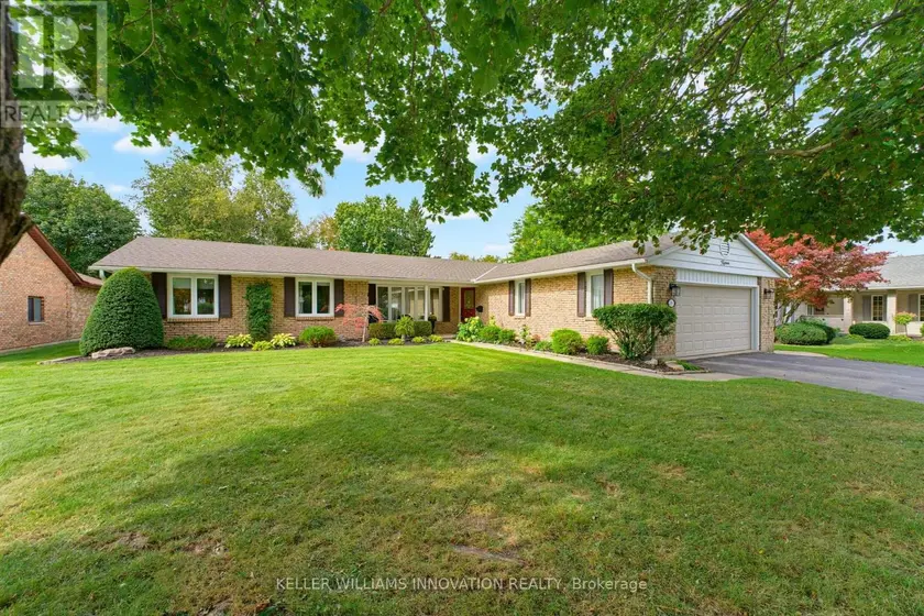Detached at 15 MCLAREN AVENUE N, North Perth