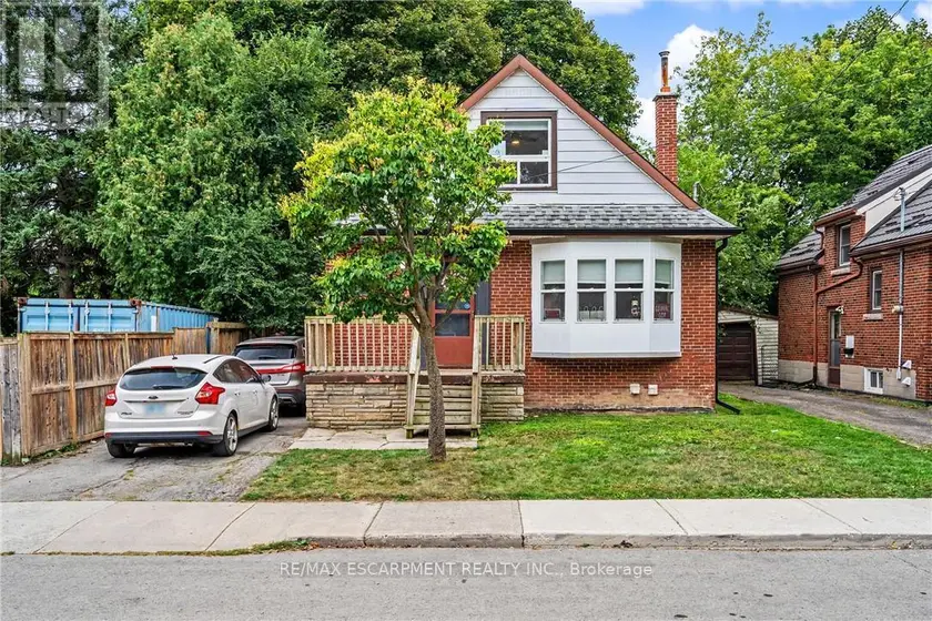 Detached at 15 MAPES AVENUE, Hamilton