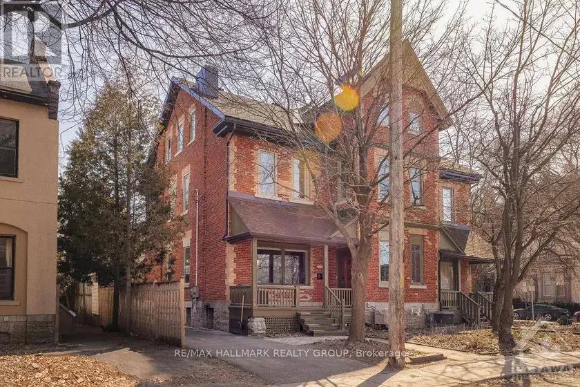 Townhouse at 252 DALY AVENUE, Ottawa