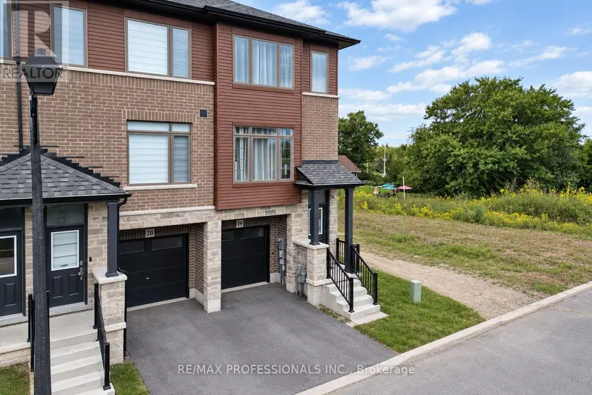 Townhouse at 19 - 61 SOHO STREET, Hamilton
