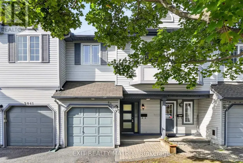 Townhouse at 2043 AVENUE O, Ottawa
