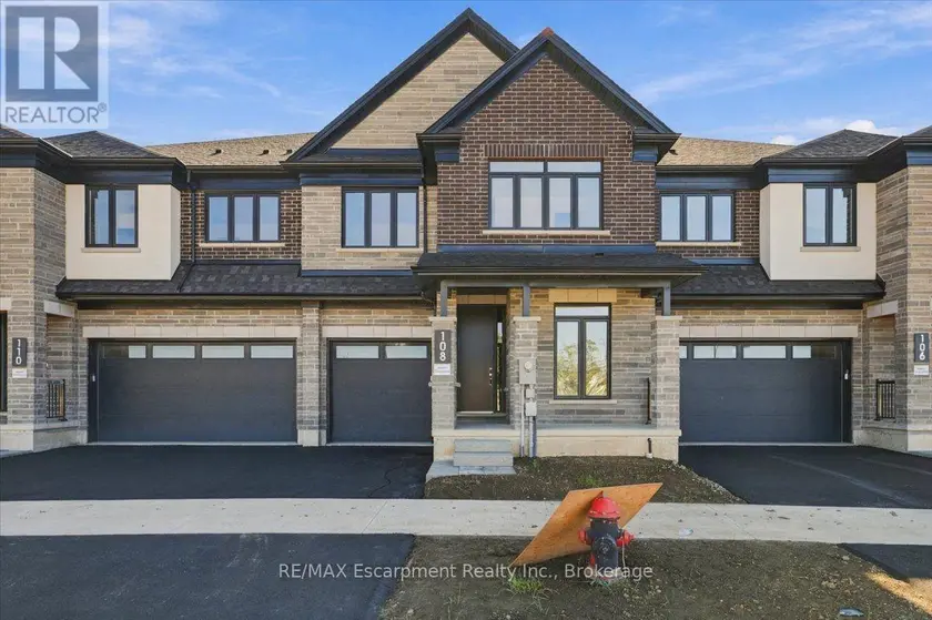 Townhouse at 108 VALLEY TRAIL PLACE, Hamilton