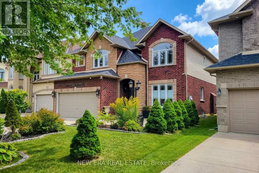 Detached at 214 CLOVERLEAF DRIVE, Hamilton