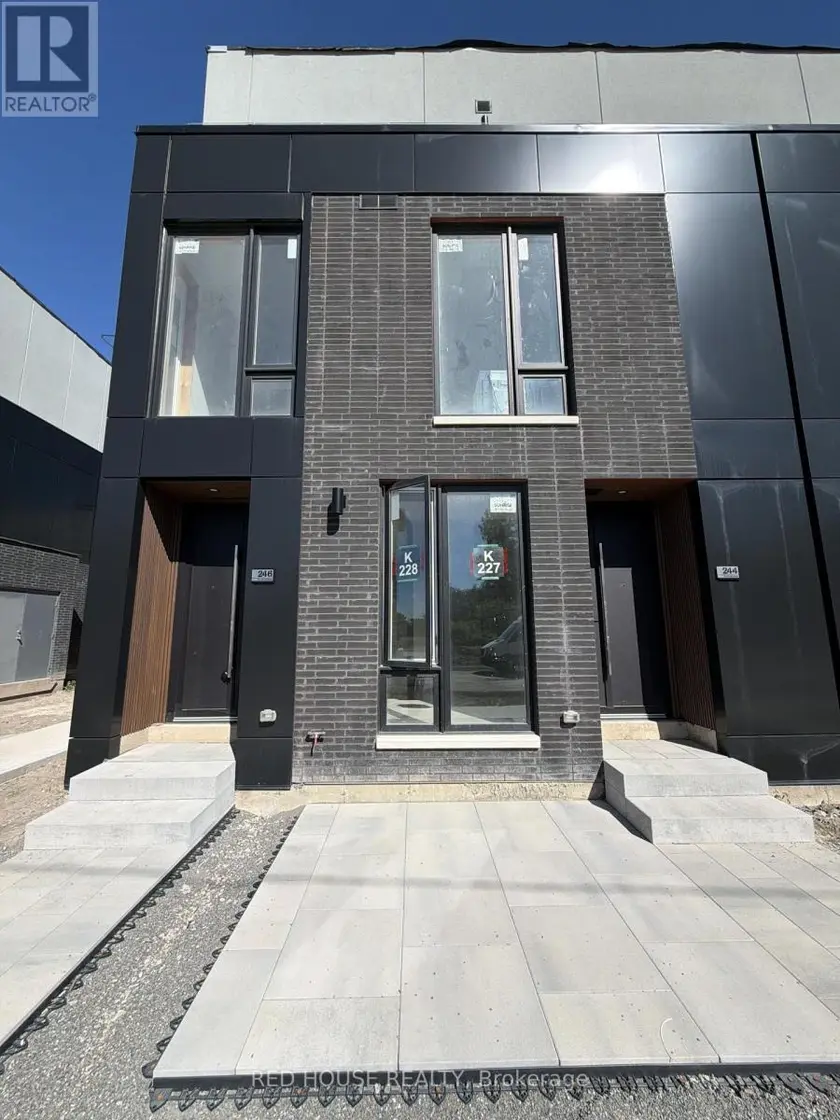 Townhouse at 246 ELLIS AVENUE, St. Catharines