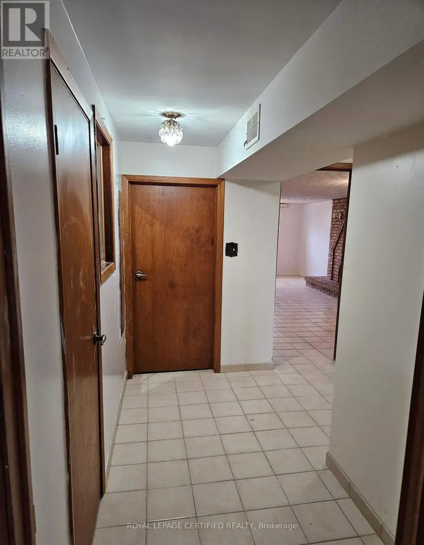 Detached at BSMT - 115 DEERHURST ROAD, Hamilton