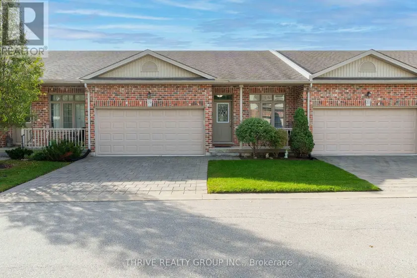 Townhouse at 19 - 220 WALNUT STREET, Lucan Biddulph