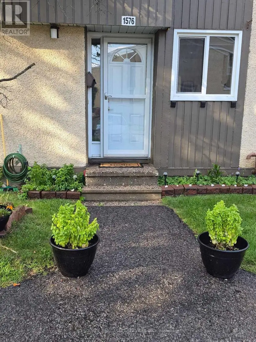 Townhouse at 1576 LASSITER TERRACE, Ottawa