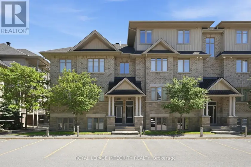Townhouse at A - 20 TADLEY PRIVATE, Ottawa