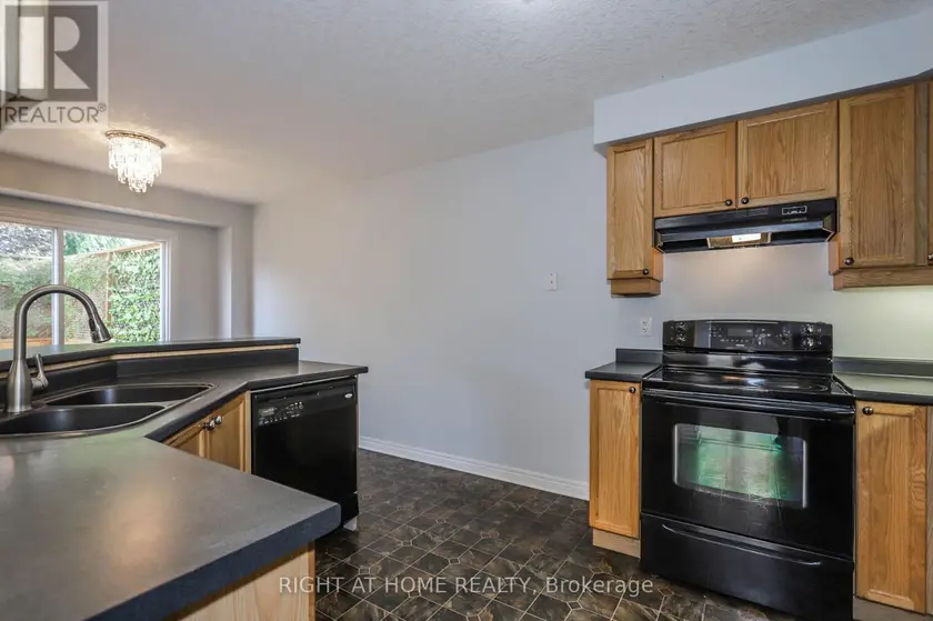Detached at 756 HEDGEROW PLACE, London North