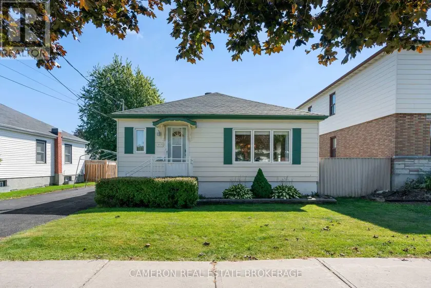 Detached at 905 THIRD STREET E, Cornwall