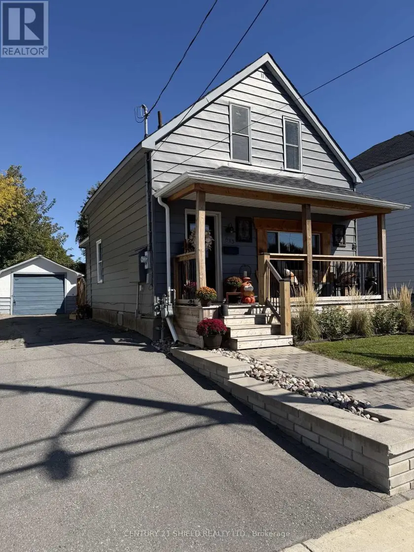 Detached at 813 YORK STREET, Cornwall