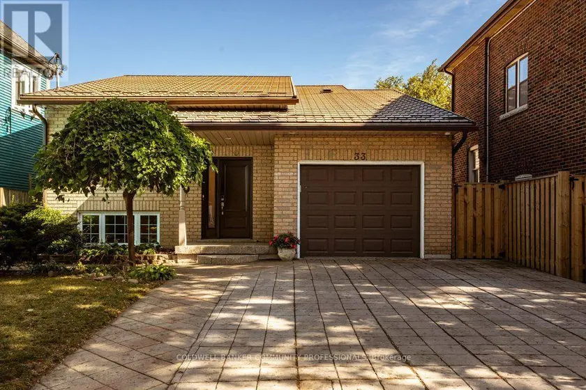 Detached at 33 ALBERT STREET, Hamilton