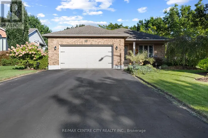 Detached at 25 DAUGHERTY DRIVE, St. Thomas