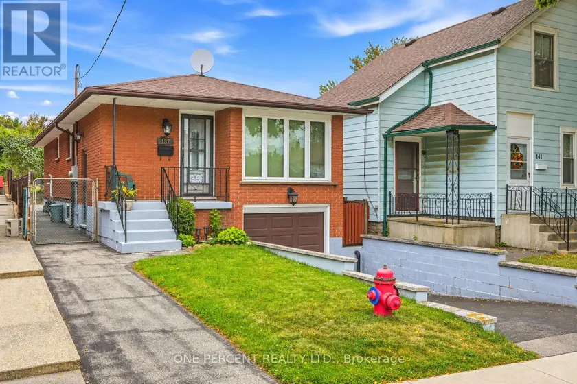 Detached at 137 PICTON STREET E, Hamilton