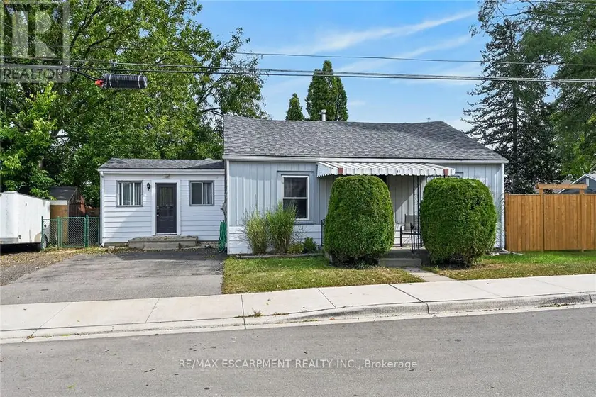 Detached at 82 DIVISION STREET, Brantford