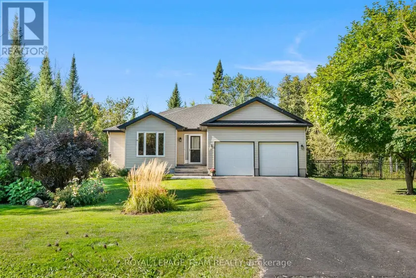 Detached at 19 HICKORY DRIVE, North Grenville
