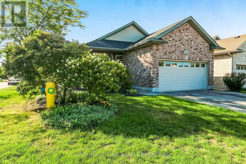 Detached at 865 CUTROSS AVENUE, London North