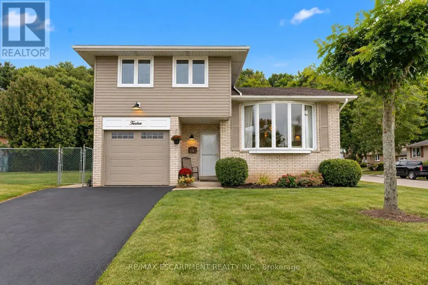 Detached at 12 BRAE CREST DRIVE, Hamilton