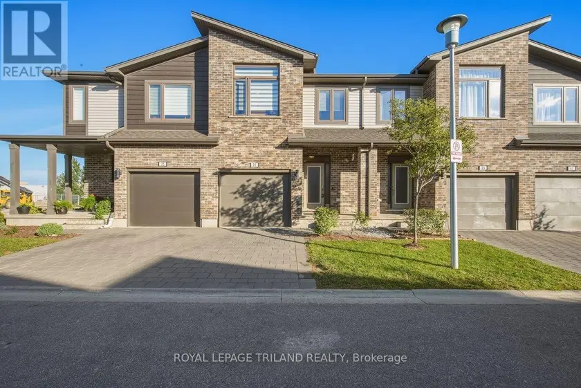 Townhouse at 71 - 1960 DALMAGARRY ROAD, London North