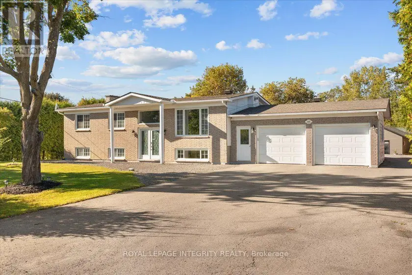 Detached at 3073 OLD MONTREAL ROAD, Ottawa