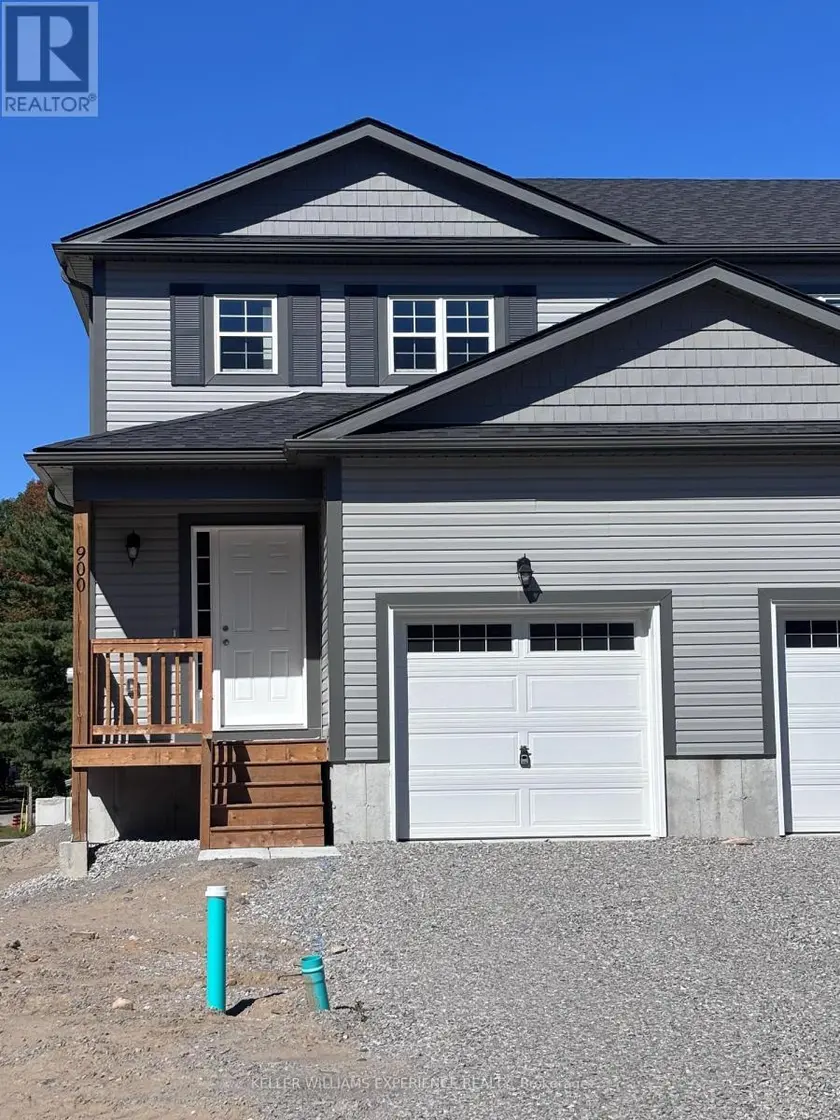 Townhouse at 900 WILD ROSE DRIVE, Gravenhurst)