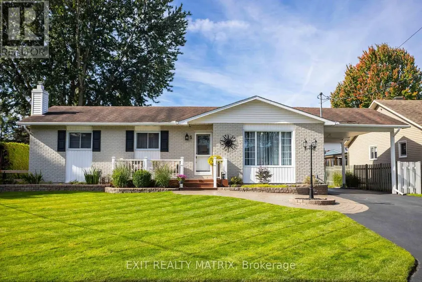 Detached at 5 GOLD CRESCENT, Russell