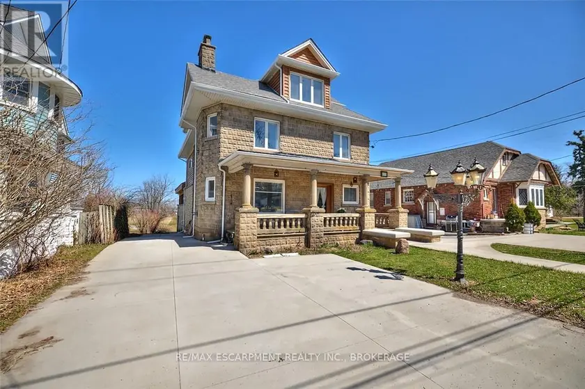 Detached at 4915 KING STREET, Lincoln