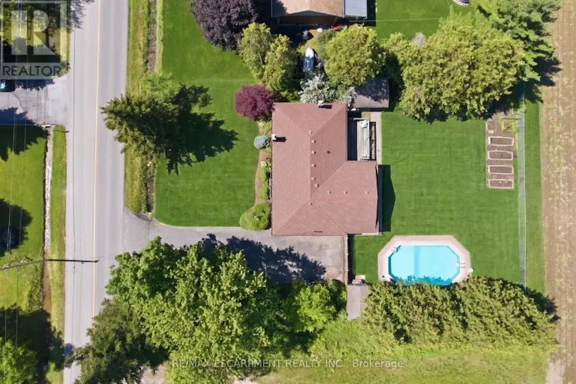 Detached at 610 MILES ROAD, Hamilton