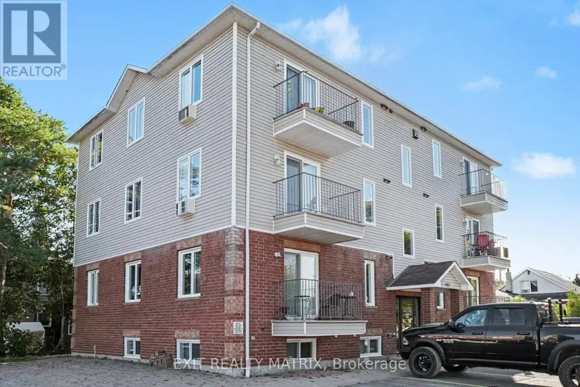 Apartment at 100A - 902 NOTRE DAME STREET, Russell