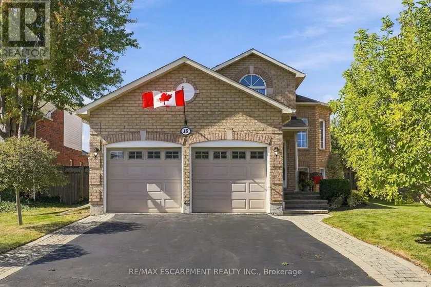 Detached at 15 DALRYMPLE DRIVE, Hamilton