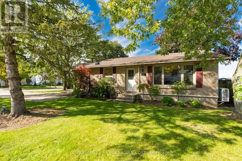Detached at 101 KLEINFELDT AVENUE, Lucan Biddulph