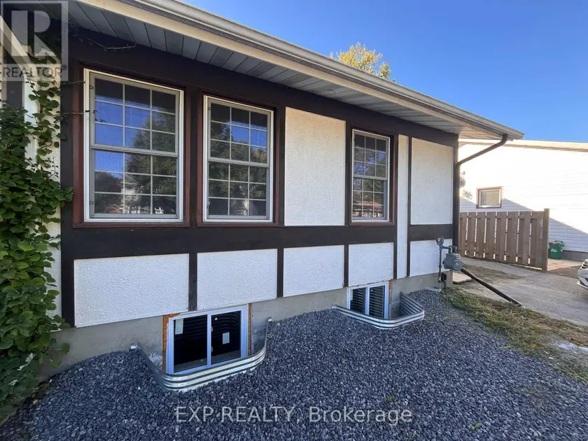 Semi-Detached/Link at 1381 LEIGH CRESCENT, Ottawa