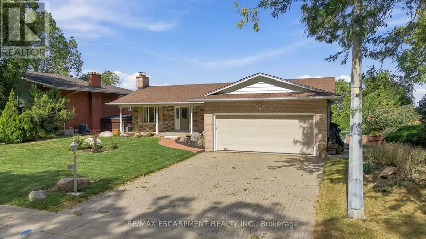 Detached at 26 LESLIE DRIVE, Hamilton
