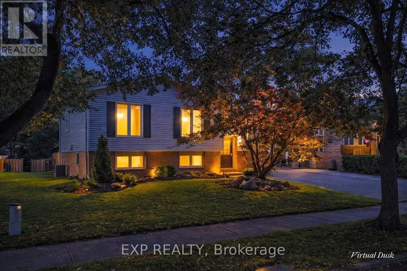 Detached at 42 FARMINGTON CRESCENT, London South