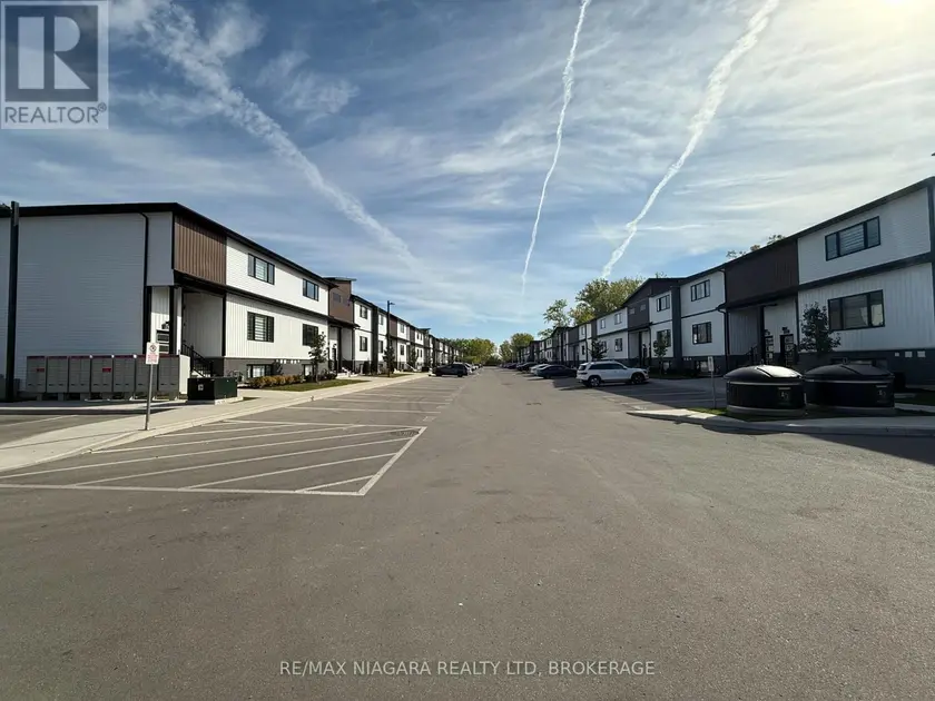 Townhouse at 824 - 4263 FOURTH AVENUE, Niagara Falls
