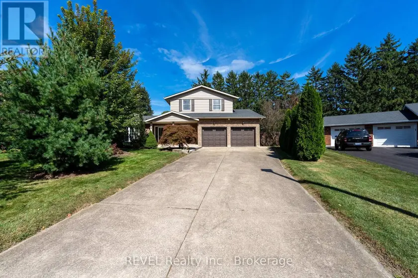 Detached at 5 TOTTENHAM COURT, Niagara-on-the-Lake