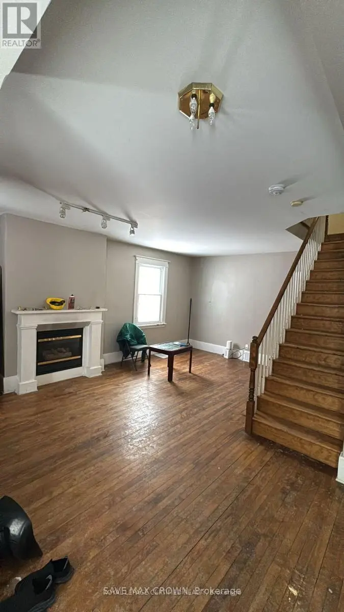 Detached at 7 FAIRBAIRN STREET, Ottawa