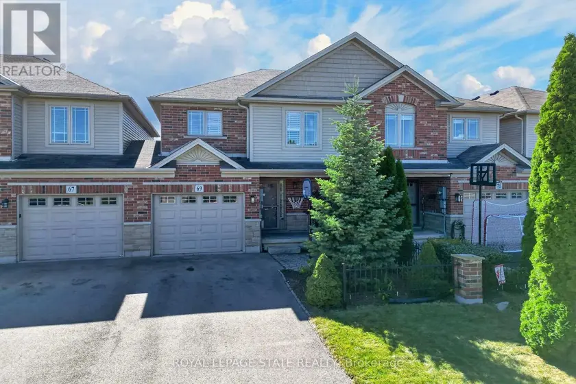 Townhouse at 69 SUMNER CRESCENT, Grimsby