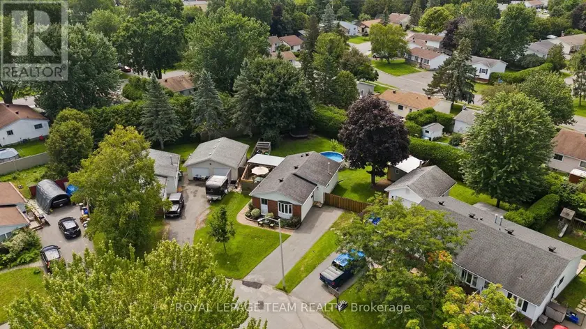 Detached at 27 BALLANTRAE WAY, Ottawa