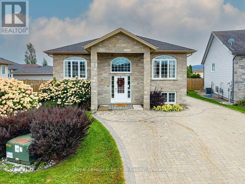 Detached at 696 WEILER BOULEVARD, Thunder Bay