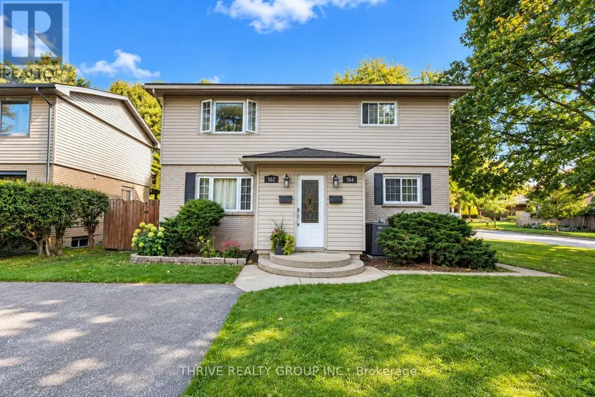 Detached at UPPER - 562 KNIGHTS HILL ROAD, London South