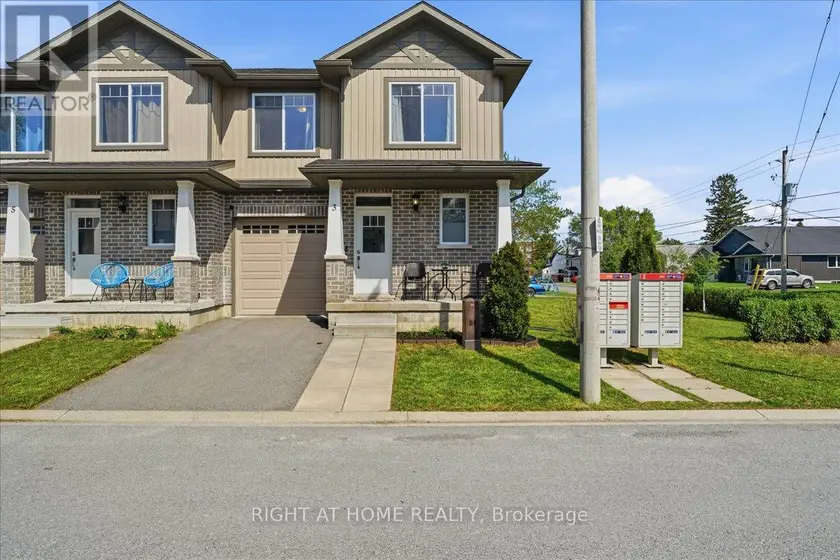 Townhouse at 3 NOTTINGHAM COURT, Quinte West