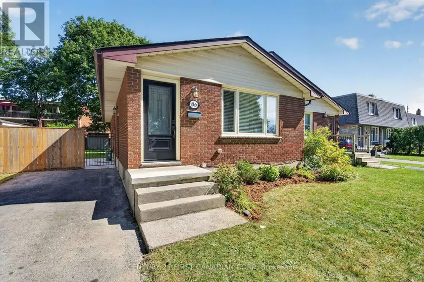 Detached at 86 ST CLAIR CRESCENT, London South